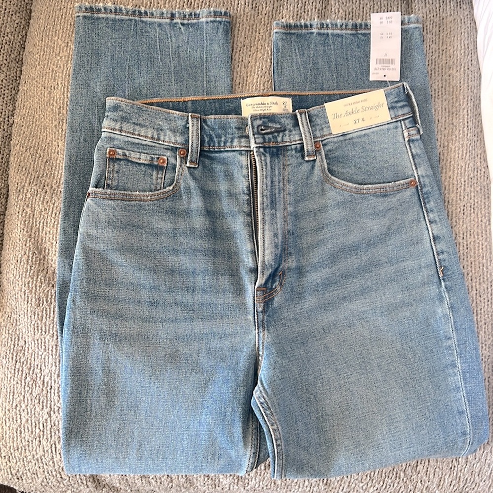 NWT Abercrombie ankle straight ultra high rise jeans